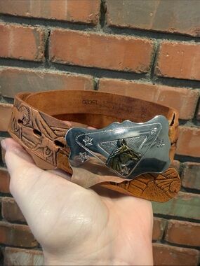 Hand-Tooled Brown Leather unisex Belt with Western Horse Buckle